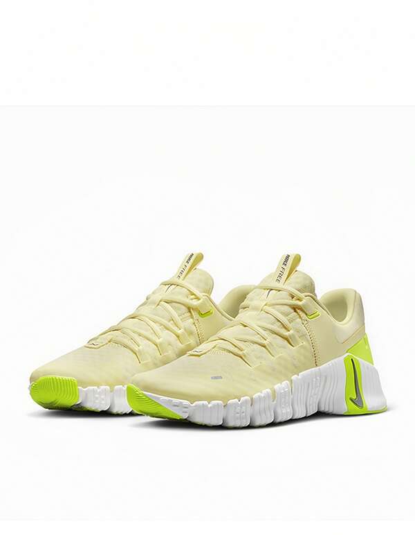 Nike Zapatillas deportivas multiusos ligeras para entrenamiento y fitness para mujeres Metcon 5 gratis