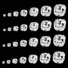 Diamante blanco sobre fondo blanco