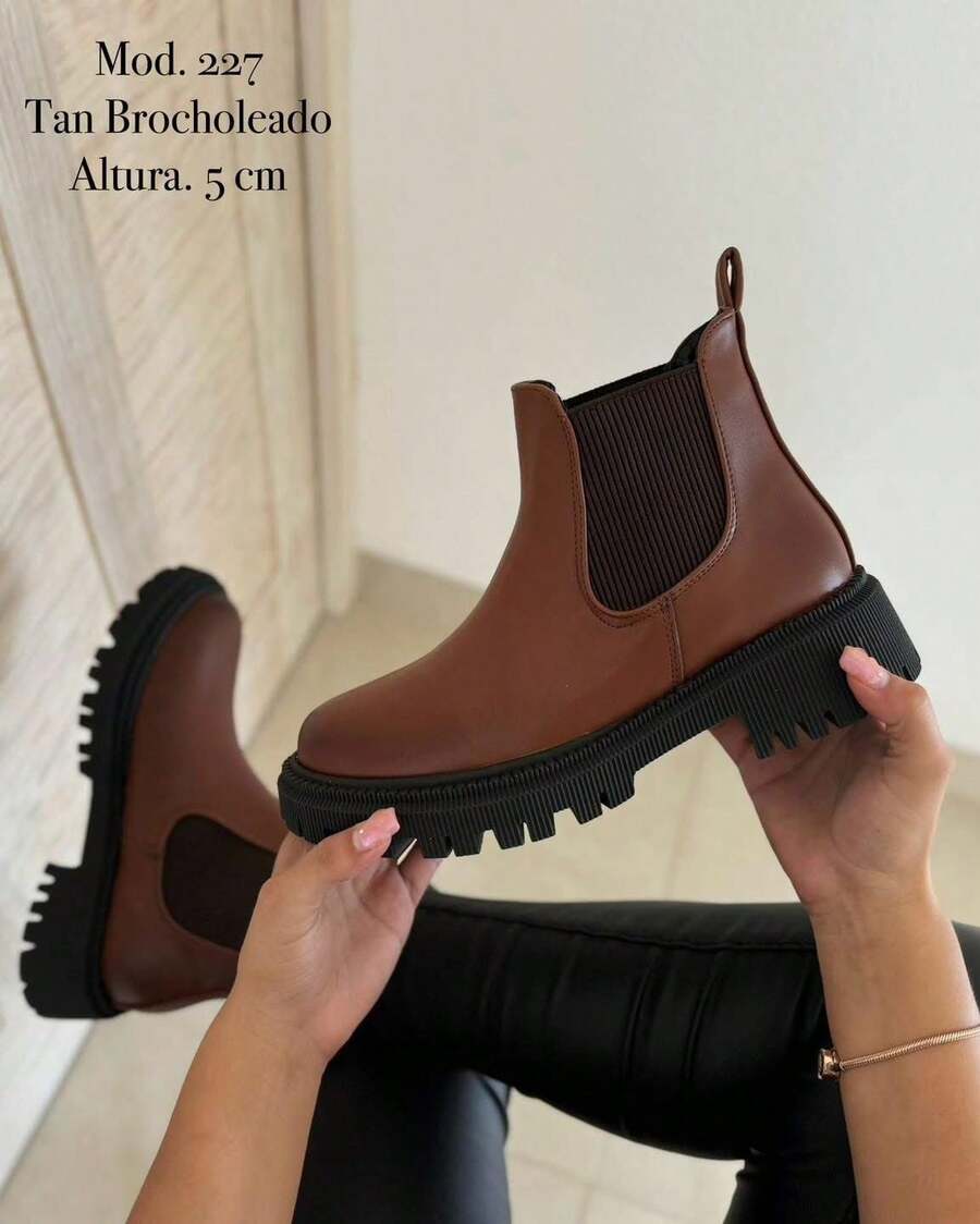Botas de mujer Botines con  resorte lateral  de piso   botas suela antideslizante  acojinadas botas para comidas primavera verano otoño invierno boots moda zapatos de moda mujer para disfraz cumpleaños comidas trabajo fiesta eventos Woman shoes   Preppy - Color caoba - Ver 1