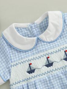 Baby Girl Summer Romper Loose Fit Sailboat Embroidery Plaid Smocked Doll Collar Short Sleeve Infant Jumpsuit - 藍色 - 查看 4
