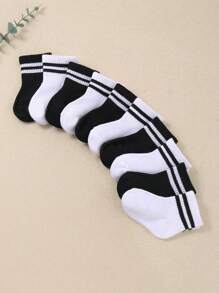 10 pares de calcetines casuales para bebé en combinaciones de blanco y negro. Son calcetines suaves y cómodos para bebés niños y niñas que se pueden usar en las cuatro estaciones.Calcetines para bebé, calcetines para recién nacidos, calcetines para niños pequeños