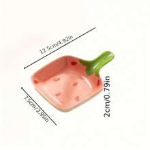 Set di 2 piatti in ceramica con manico a forma di fragola, lunghezza 12,5 cm, piatti di fragole carini per patatine e salse, stuzzichini e taglieri di formaggio, perfetti per snack, verdure, frutta, burro, salsa di soia, salse da intingere. Questi piccoli piatti in ceramica sono ideali per l'uso domestico come piatti per intingere, piatti per salse o piccoli piatti per la tavola quotidiana. Ideali per salse da intingere, patatine, frutta, insalate e piccole porzioni.
