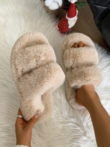 Damen Pantoffeln mit dicker Sohle und flauschigem Weihnachtsdesign für den Außenbereich, neue Herbst Fairy-Stil Aufzug Schlüpf-Pantoffeln, lässige flache Plateau-Pantoffeln für Zuhause/Büro