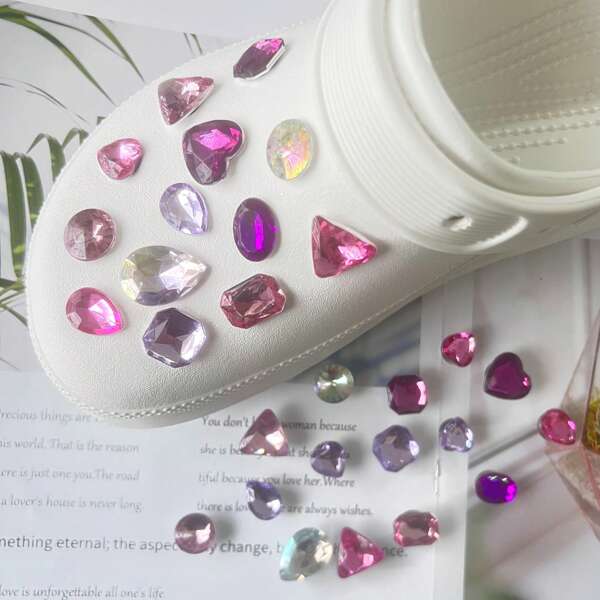 28 piezas de decoraciones de zapatos con diamantes artificiales de colores, accesorios DIY para jardín/pantuflas/sandalias, diseño de colores de la suerte, removibles y reutilizables, decoración para regalo de fiesta/vacaciones/cumpleaños para mujeres/niñas