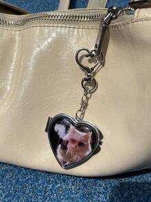 1个心形金属钥匙扣，Y2K风格包包挂饰，甜美别致的时尚配饰