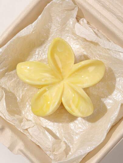 1pc Spring/Summer Bohemian Style Marble Gradient Light Yellow Plumeria Floral Hair Claw Clip, Nature Inspired Headpiece For Beach Resort Holiday Fashion Hair Accessories Elegant Hair Clip Fall Winter For Vacation Outfits Woman Flower Hair Clips