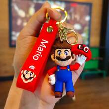 SuperMario 卡通钥匙扣、可爱汽车钥匙圈、包包和汽车挂件，是情侣的完美礼物，也是馈赠家人和朋友的理想礼物。汽车配件、包包挂饰、学校背包