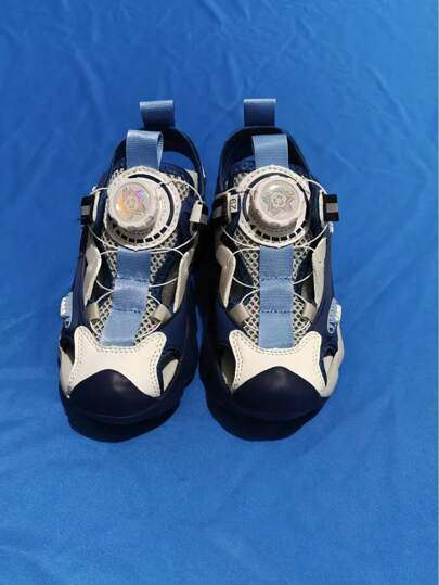 Sandálias infantis, sandálias esportivas infantis com fivela giratória, sandálias de bico fechado, sapatos de praia para meninos