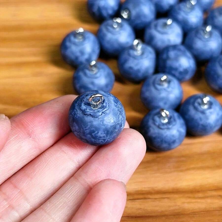 8 件蓝莓形状可爱饰品水果吊坠，可用于制作珠宝、DIY 项链、手链、耳环、钥匙链配件 - 8pcs - 查看 1