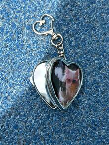 1个心形金属钥匙扣，Y2K风格包包挂饰，甜美别致的时尚配饰