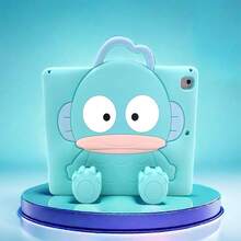1 件全新 Sanrio 正版 Hangyodon 3D 印花保护壳，适用于 iPad 系列的柔软硅胶保护套，配有卡通印花挂绳 - 藍色 - 查看 2
