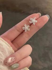 1对时尚简约花朵耳钉，适合女性在任何场合佩戴 - 銀色 - 查看 1