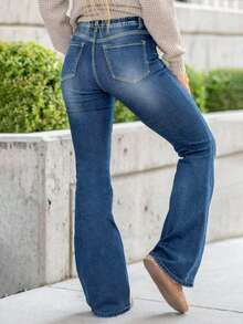 女士休闲高腰修身喇叭牛仔裤，带口袋，百搭 - 深色水洗藍 - 查看 3