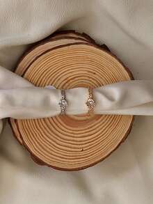 Women's Solitaire Ring With Zirconia And Studded Stones, High Luxury, European Fashion, Semi-Jewelry, Worked On A Daily Basis - 金色 - 查看 7