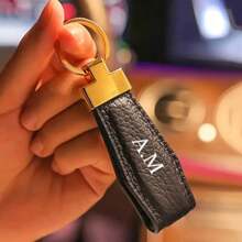 Portachiavi personalizzato con iniziale, portachiavi per auto  di lusso, portachiavi personalizzato con nome, accessorio di moda per uomo e donna, singolo, decorativo, design a gancio da arrampicata, perfetto come regalo di compleanno, durevole, colorato, carino, adorabile, divertente, kawaii, stile Y2K, unisex, casual, personalizzato, unico, ideale come regalo per lui, per studenti di scuola media inferiore, media superiore, superiore, università, matricola, secondo anno, inferiore
