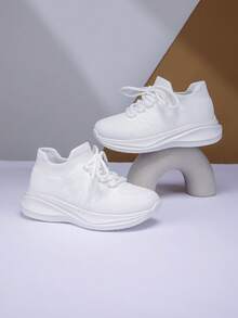 Neue bequeme & weiche rutschfeste leichtgewichtige flexible Sohle Schnürsportschuhe aus Mesh für Kinder & Jugendliche, geeignet für Innen-/Außenbereich Laufen und Gehen