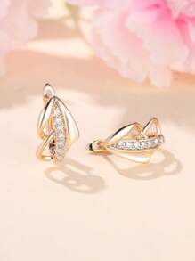 Vanel 2 Pcs Of Fashionable Palace Style Small And Exquisite Floral Design Earrings, Geometric Hollow Golden Earrings, Suitable For Women's Daily, Party, Gift Decoration
