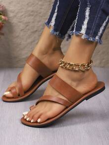 Women's Fashionable Casual Stylish Outdoor Anti-Slip Anti-Odor Beach Sandals Flip Flops - Brown - View 4