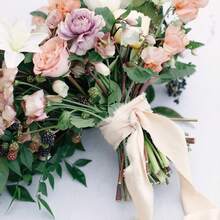 3 卷雪纺丝带、花束用雪纺丝带、礼品包装用布丝带、婚礼/圣诞节装饰用手工磨损丝带、1.5 英寸 X 5.5 码/卷、礼品包装用丝带、婚礼请柬、DIY 工艺品、新娘花束、圣诞节 - 彩色 - 查看 10