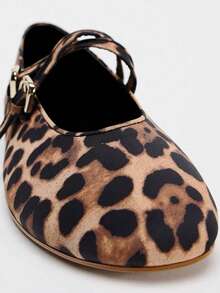 2025 Spring/Summer New European And American Square Toe Shoes, Versatile Soft Leather Loafers For Women - Brown - View 3