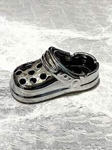 鞋形陶瓷烟灰缸,独特的烟灰缸礼品,适合烟民、家庭、办公室、酒店桌面摆放,也可用作办公桌配件、圣诞装饰、婚礼装饰、家居装饰或房间装饰。 - 彩色 - 查看 17