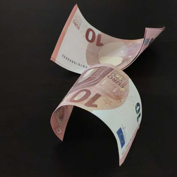 50 pezzi da 11,5 x 4,8 cm Banconote di carta di piccole dimensioni, 50 pezzi da 10€ come oggetti di scena per giochi di festa, oggetti di scena di intrattenimento, decorazioni per Capodanno, regali di Capodanno, oggetti di scena per profumo di San Valentino, regali per vacanze, oggetti di scena per festa