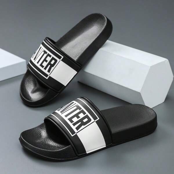 Sandalias deslizantes para hombres con estampado de letras, de punta redonda, ligeras y cómodas para caminar, con soporte de arco duradero, pantuflas para usar en interiores/exteriores, baño y uso casual, para todas las estaciones
