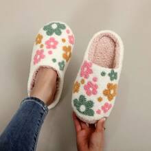 1 par de pantuflas mullidas de tela con diseño de flores, plantas, frutas y verduras, para usar en casa y días festivos con suela blanda para interiores, de colores blanco y rojo para otoño/invierno