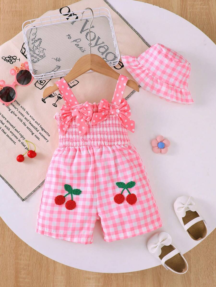 2 件套女婴休闲时尚樱桃刺绣粉色格子连体衣配围兜和圆帽套装，夏季度假风格 - 粉色 - 查看 1