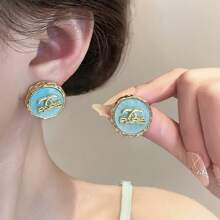 1 pieza Pendientes mini malist estilo letra - Diseño único , lujo discreto para mujeres
