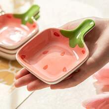 Set di 2 piatti in ceramica con manico a forma di fragola, lunghezza 12,5 cm, piatti di fragole carini per patatine e salse, stuzzichini e taglieri di formaggio, perfetti per snack, verdure, frutta, burro, salsa di soia, salse da intingere. Questi piccoli piatti in ceramica sono ideali per l'uso domestico come piatti per intingere, piatti per salse o piccoli piatti per la tavola quotidiana. Ideali per salse da intingere, patatine, frutta, insalate e piccole porzioni.