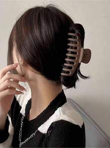 4/3/1pc Solid Color Retro Classic Large Hair Clips, Fashion Solid Color Large Hair Clips Suitable For Thick Hair, Strong Grip Hair Clips, Hair Clips Women Fashion Hair Accessories Beauty Claw Clips Casual Hair Claw Fall Winter For Vacation Outfits Woman