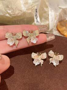 1 Pair Elegant Fresh And Simple Butterfly Crystal Flower Stud Earrings
