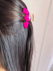 1 件时尚休闲粉色心形发夹