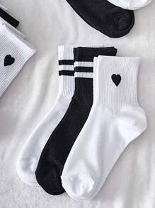 5 Pairs Of Striped Solid And Heart Print Sports Socks