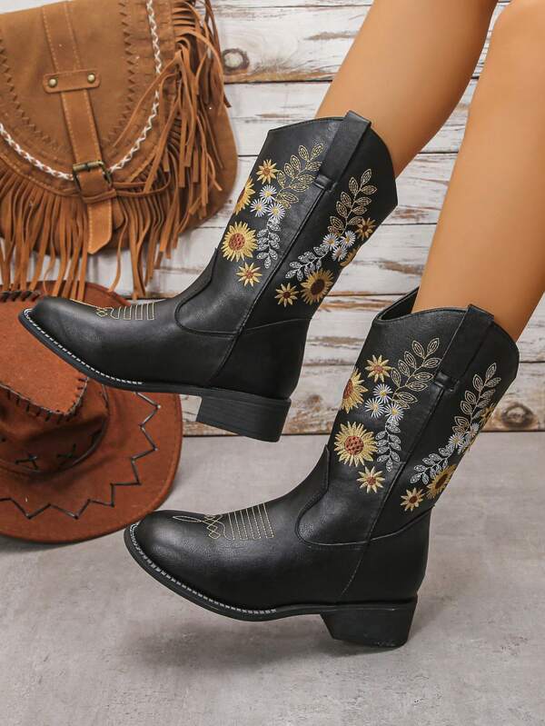 Botas Ocidentais de Bordado de Altura Média para Mulheres, Botas Curtas de Tornozelo Casual de Plataforma de Salto Grosso de Bico Redondo, Design Retrô Clássico Boêmio Bordado, Botas Curtas de Cano Médio Elegantes Pretas, Deslizamento Adequado para Vestidos, Casamentos, Festivais de Música, Viagens de Férias