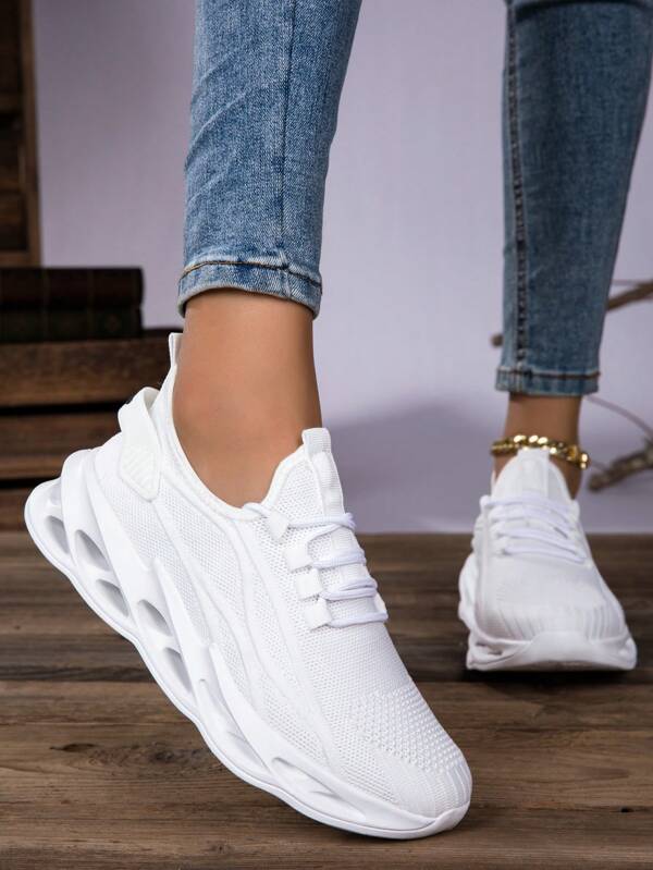 1 双男士时尚纯色跑步鞋，透气防滑运动鞋，轻便舒适的户外运动鞋，柔软厚底增高厚底运动鞋，减震网眼透气轻便休闲袜鞋，适合户外、学校、旅行、散步