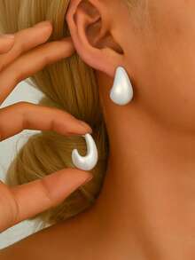 LADYCOCO Bộ 4 đôi bông tai hình giọt nước thanh lịch, phù hợp cho trang phục hàng ngày, hẹn hò, tiệc tùng và phối đồ hàng ngày của phụ nữ - Bộ Vàng/Bạc/Nhiều màu/Trắng - Xem 3