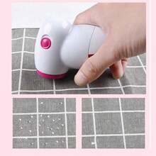 1pc Mini Lint Remover | Tri-Blade Swirl Cutter 120° Stable Trimming | Removable Debris Tray Easy To Clean | Metal Grid Design | Battery Powered - Red - View 11