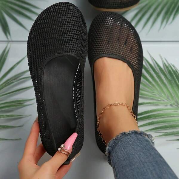 2025 Summer Hollow Mesh Breathable Lightweight Slip-On Flat Shoes