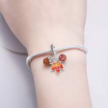 1 Stück silberplattierter Charm Liebeselement Ahornblatt Herz Anhänger Charm für Original Armband Halskette DIY Schmuckherstellung, passend als Geschenk für Frauen zum Geburtstag