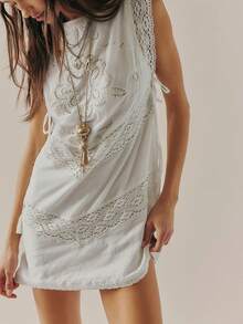 Womens Sleeveless Tie Side Embroidered Mini Dress Y2k Ruffle Hem Boho Cut Hollow Out Sundress Flowy Lace Trim Babydoll Slip Dress - 白色 - 查看 2