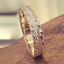 1 pieza Anillo elegante y personalizado para mujer, hermoso diseño halo enchapado en oro de 14K, adecuado para regalos y eventos formales, perfecto para el Día de San Valentín, cumpleaños o Navidad