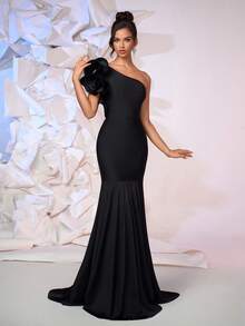 不对称领口黑色优雅正式宴会晚礼服，带荷叶边下摆美人鱼轮廓弹力修身连衣裙