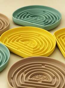 Tigela de silicone quebra-cabeça para alimentação lenta de animais de estimação com ventosa para mamadeira, anti-asfixia, design antiderrapante, fácil de limpar, material de silicone, ajuda na digestão, reduz o tédio, redutor de ansiedade, alimentador para cães e gatos