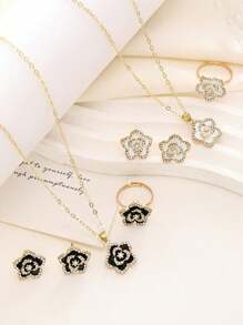 Conjunto de 4 joias de flores da moda com strass, colar de camélia elegante e versátil, brincos e anel adequados para mulheres, uso diário, festas e trajes festivos