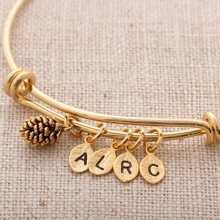 Pulseira com inicial de pinha, presente para o Dia das Mães, presente para a avó, pulseira com inicial de folha, presente personalizado para mães, joias com nome de família, presente para a mãe