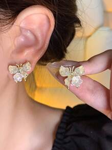 1 Pair Elegant Fresh And Simple Butterfly Crystal Flower Stud Earrings