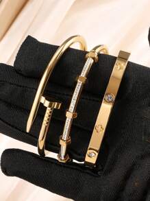Conjunto de 3 piezas de brazalete de acero inoxidable con encantos de uña y trébol, apropiado para uso diario de mujeres, regalo de Navidad, obsequio de festividades