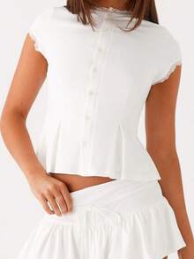 Women Lace Trim Tops Slim Fit Round Neck Cap Sleeve Pleated Hem Button-Up Shirt Casual Summer Streetwear - 白色 - 查看 4